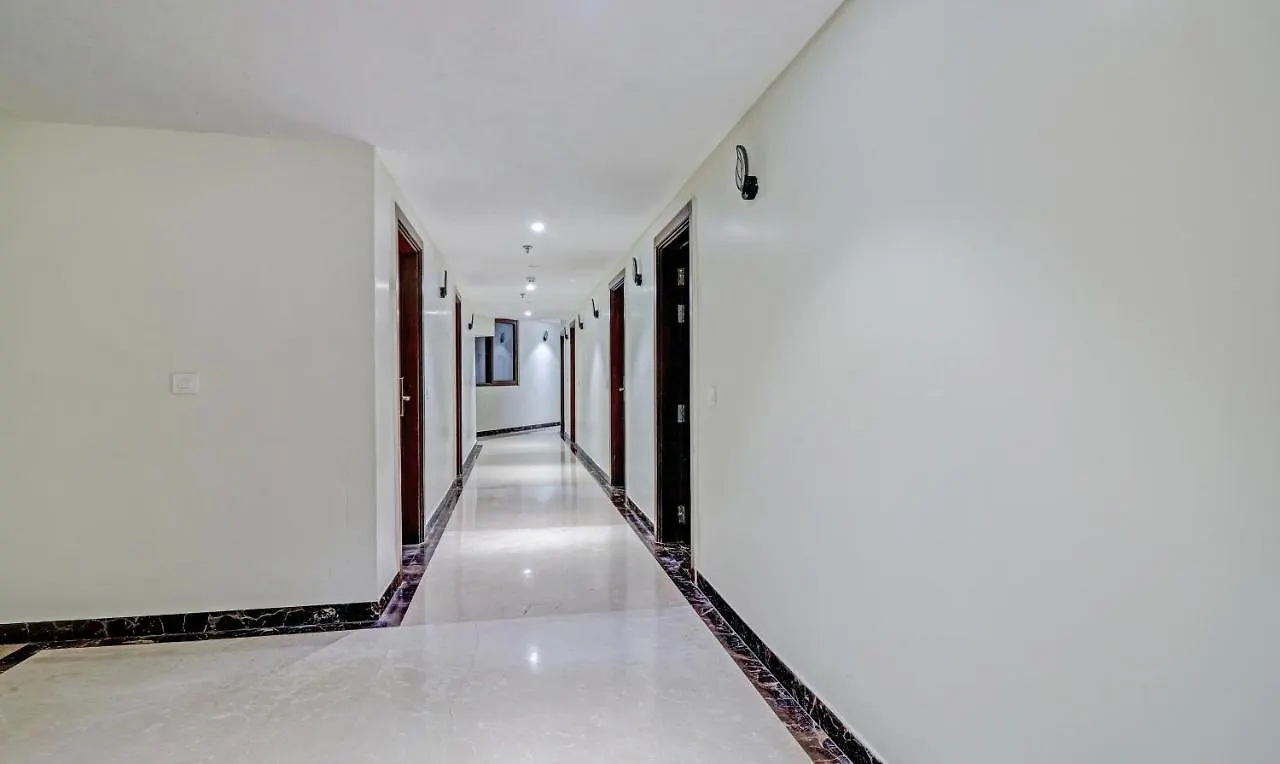 Treebo Tryst Glassy Junction Hotel Tajganj